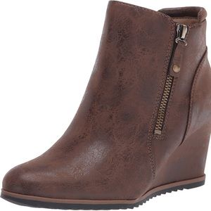 Naturalizer Haley Wedge Ankle Boot Brown Size 9M
